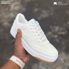 Branded Sneaker NK660