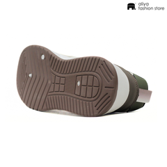Fashion Shoe Sneaker AT8112