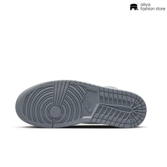 Air Jordan 1 Retro High OG 'Stealth'