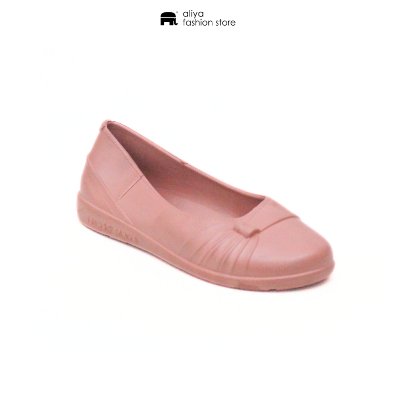 Ladies Imported Court Shoe LM013