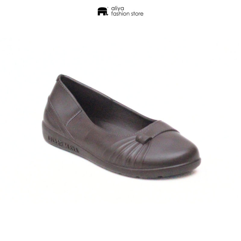 Ladies Imported Court Shoe LM013