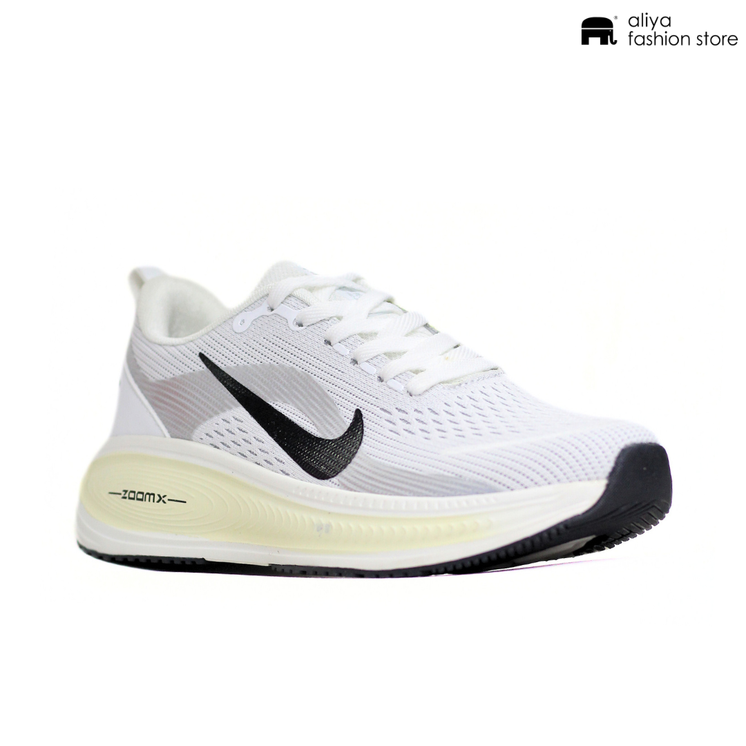 Nike ZoomX Running Shoe 8120