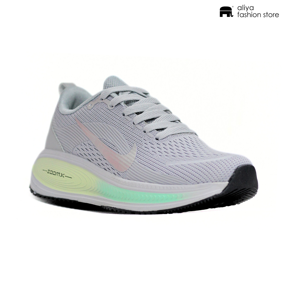 Nike ZoomX Running Shoe 8120