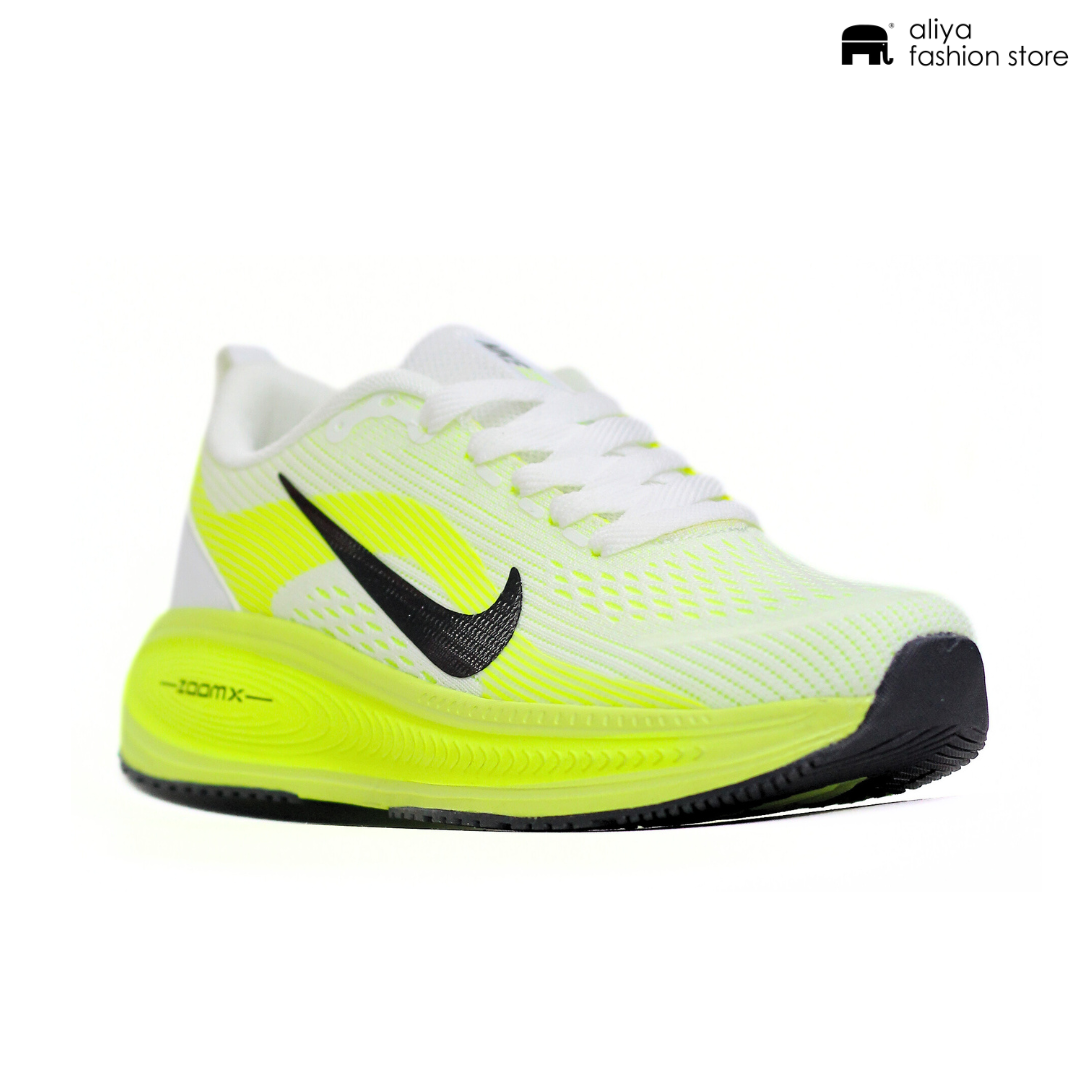 Nike ZoomX Running Shoe 8120