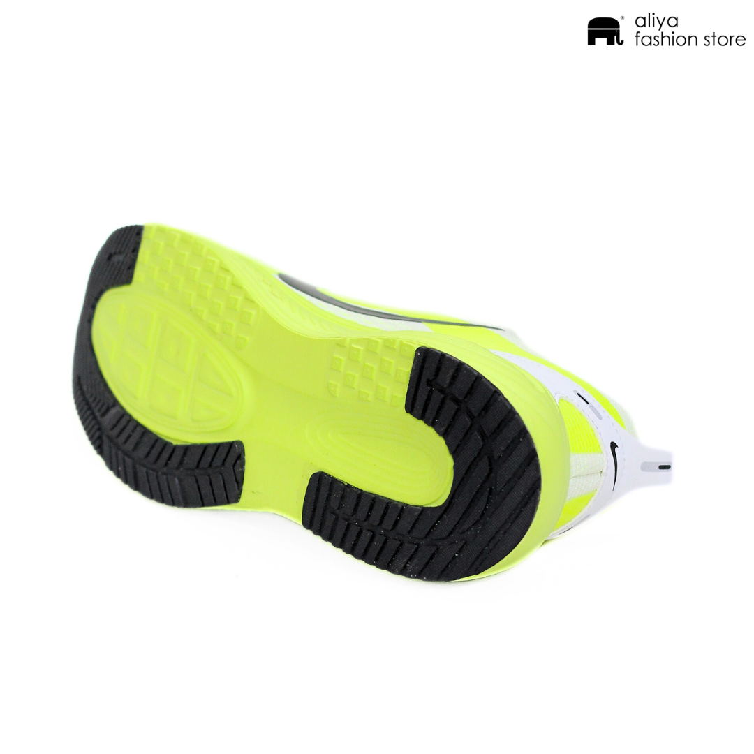 Nike ZoomX Running Shoe 8120