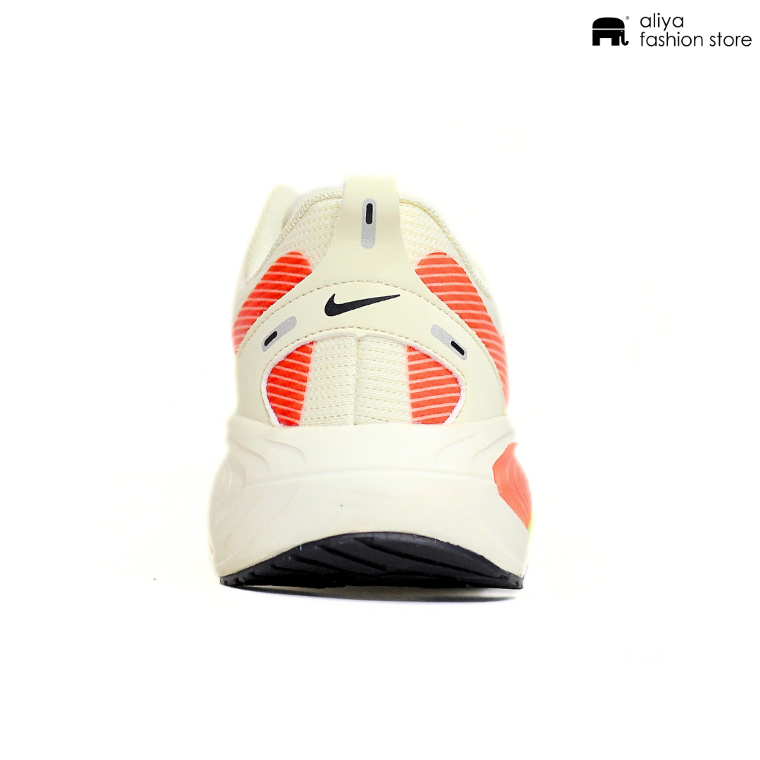 Nike ZoomX Running Shoe 8120