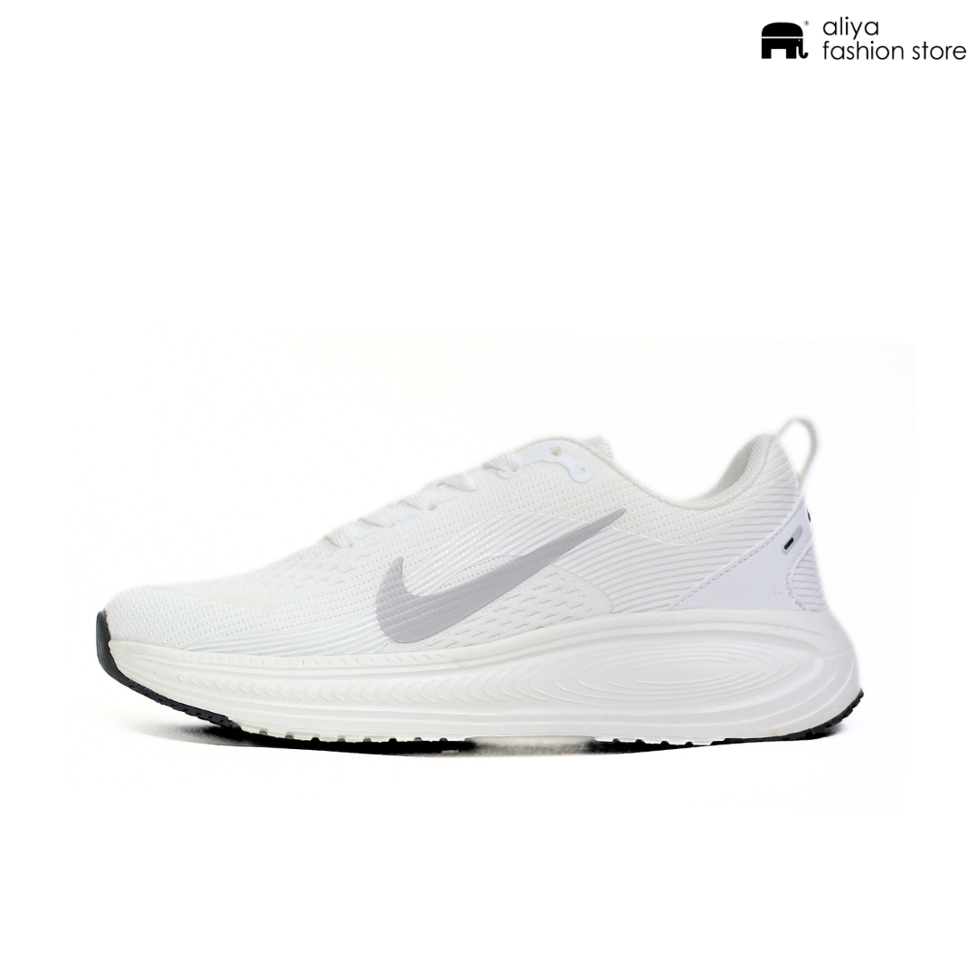 Nike ZoomX Running Shoe 8120