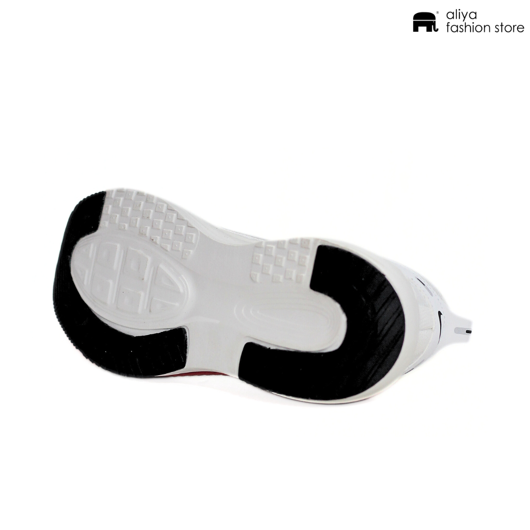 Nike ZoomX Running Shoe 8120