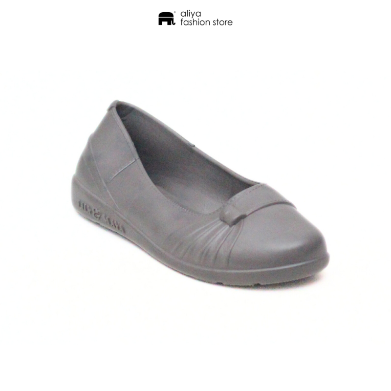 Ladies Imported Court Shoe LM013