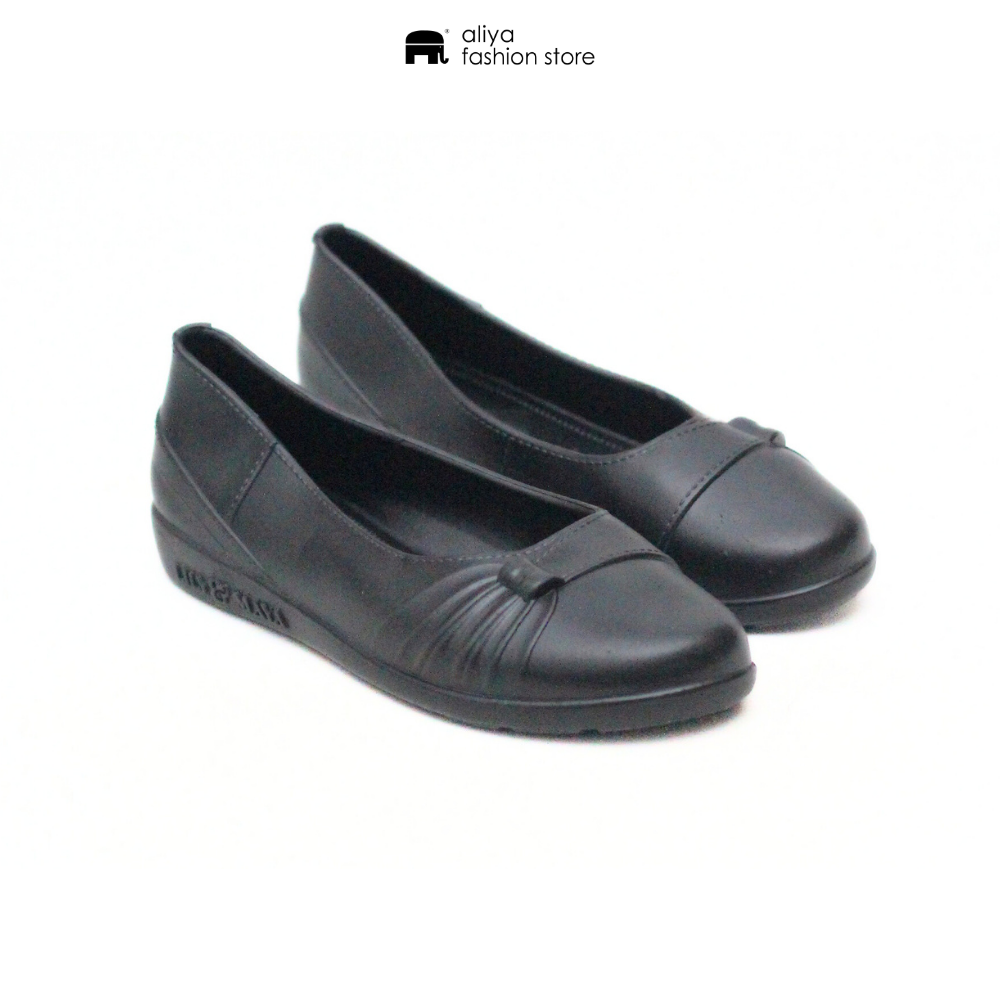 Ladies Imported Court Shoe LM013