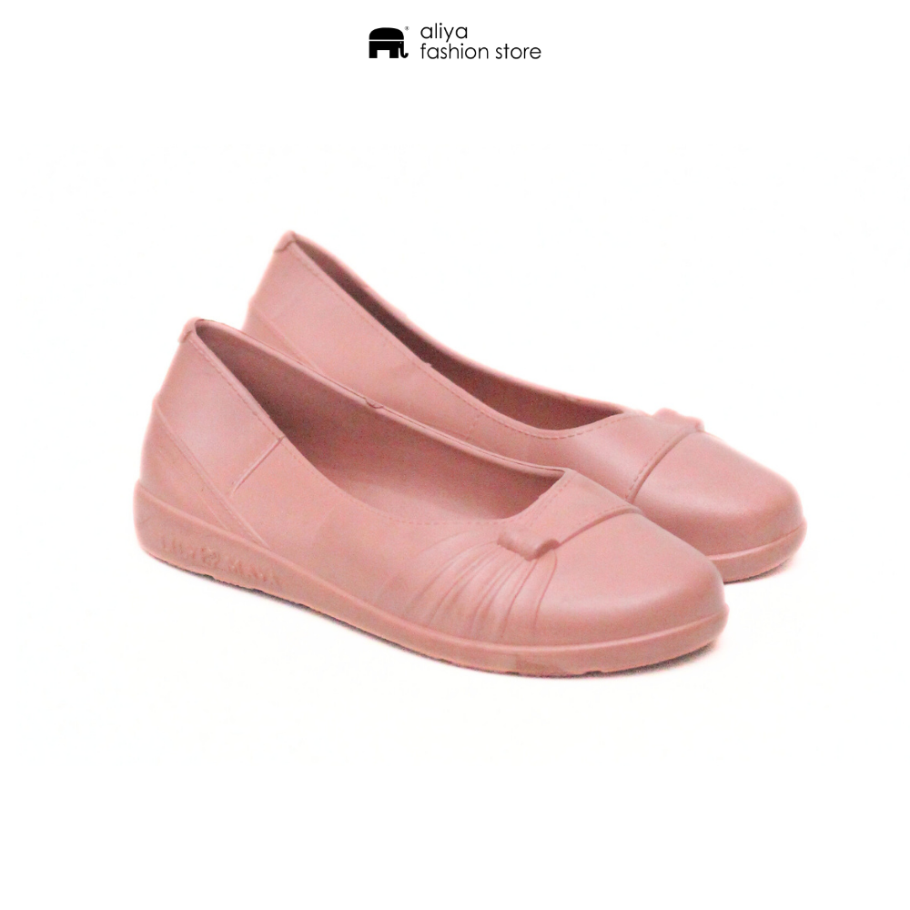 Ladies Imported Court Shoe LM013