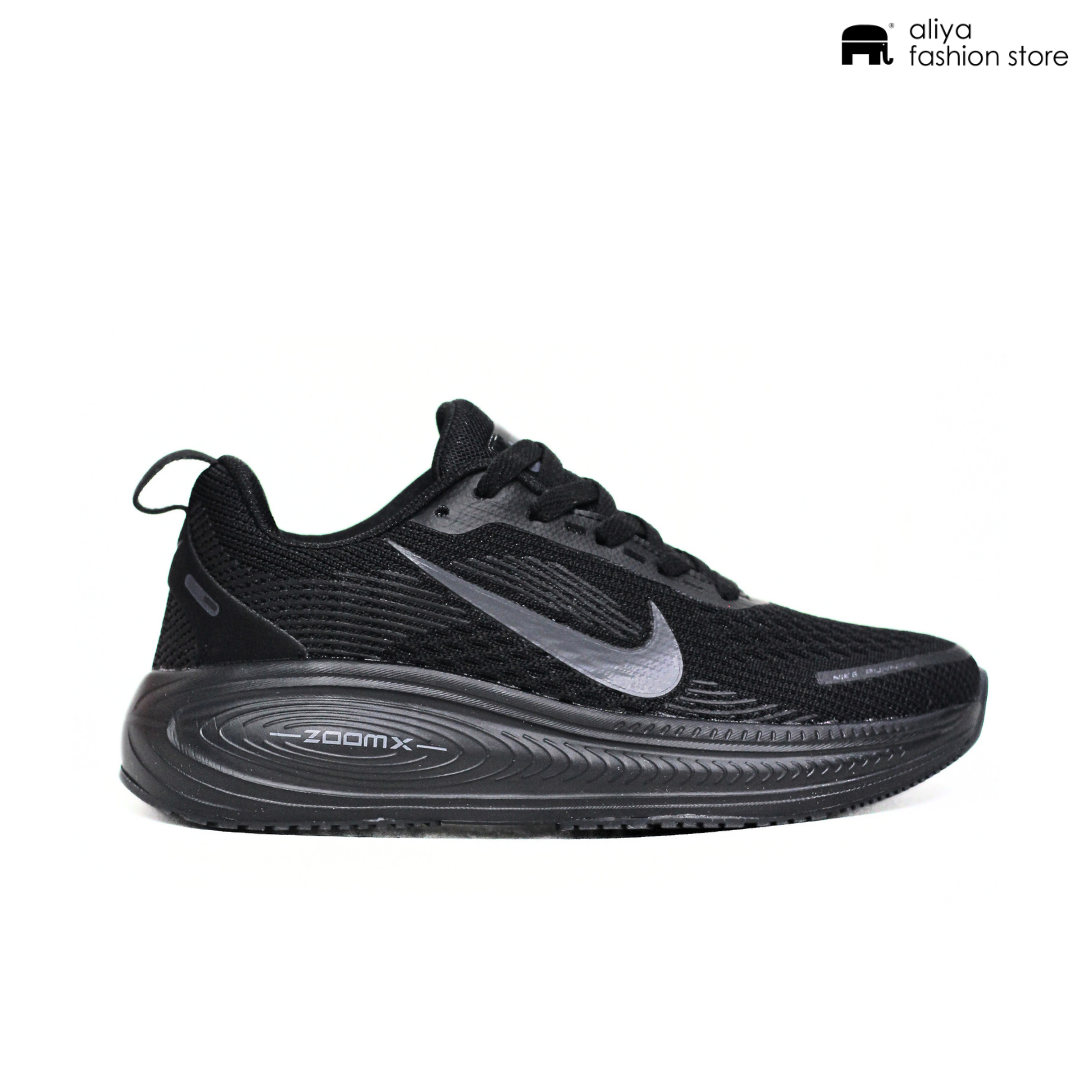 Nike ZoomX Running Shoe N880