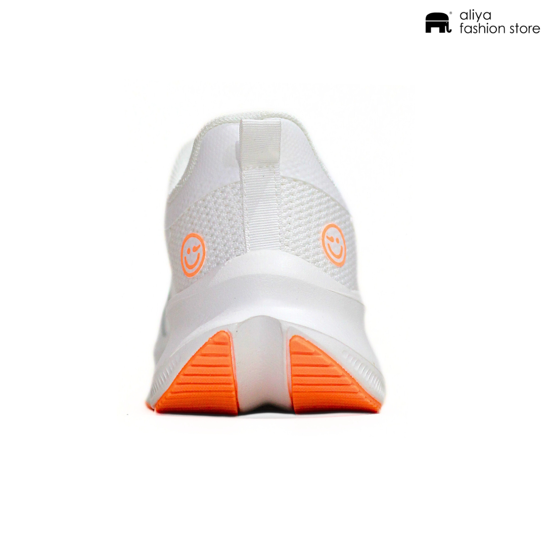 Nike ZoomX Running Shoe 8109